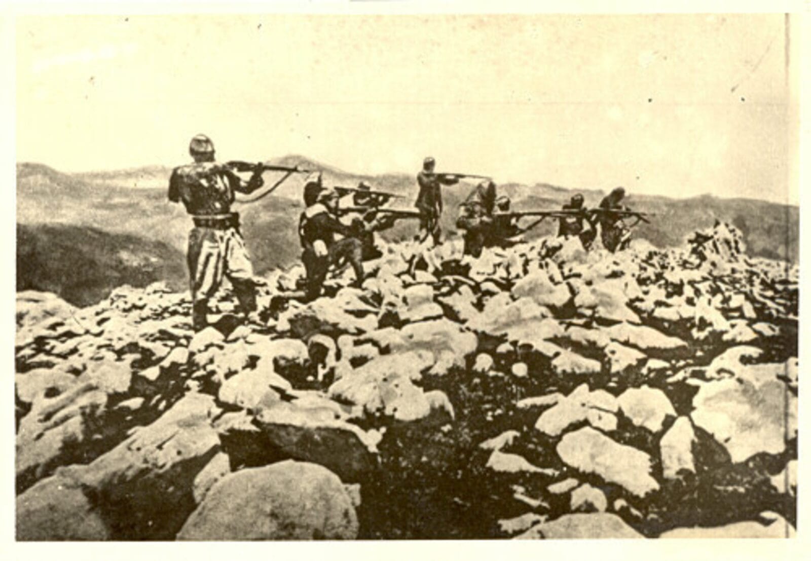 Luftëtarë shqiptarë gjatë betejës së Deçiqit, prill 1911