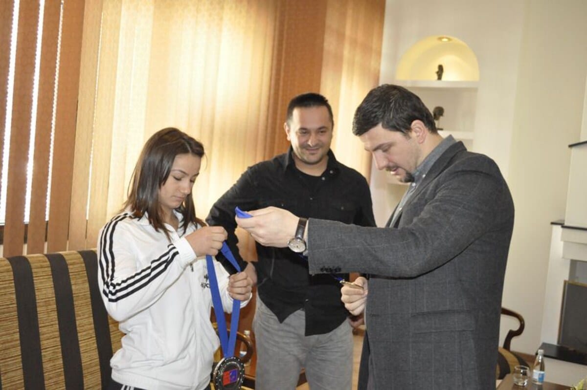 Majlinda Kelmendi: xhudistja që i fitoi Kosovës medaljen e parë olimpike