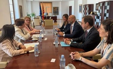 Dimitrieska-Koçoska: Thellojmë bashkëpunimin me CEB-in për arsim, dixhitalizim dhe rritje ekonomike