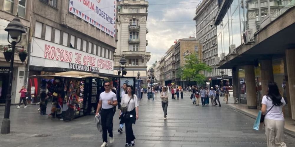 Si u fshinë grafite nacionaliste në qendër të Beogradit?