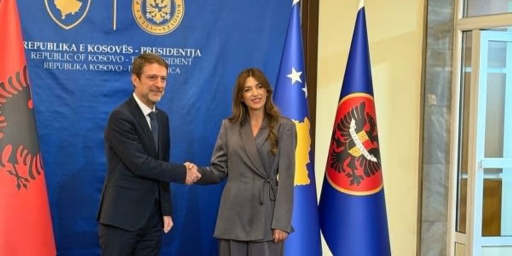Kush e pret ministrin e Jashtëm të Shqipërisë në Kosovë?
