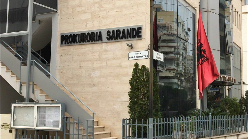 Si mashtroi bankat shqiptare francezi që u arrestua në Sarandë?