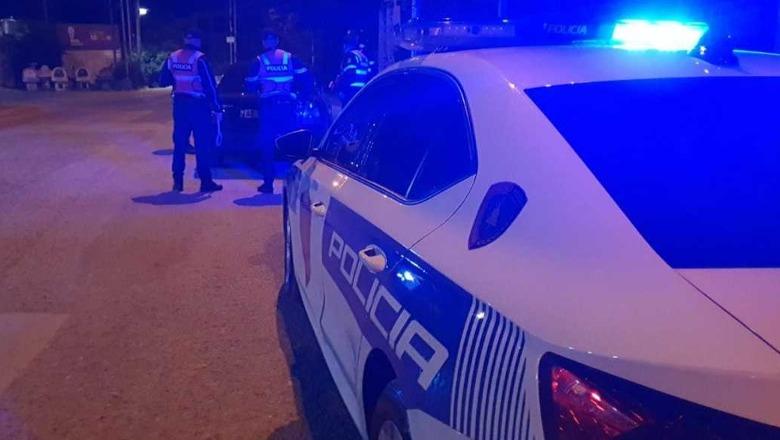 Çfarë ndodhi me 44-vjeçarin e dehur që përplasi makinën e policisë në Durrës?