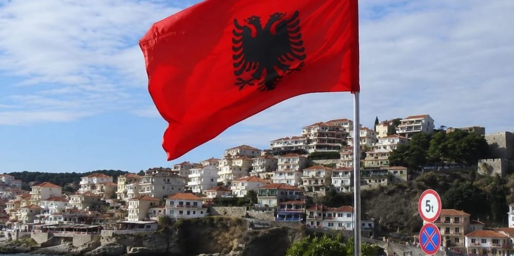 Si e prezantoi Nik Gjeloshaj bashkimin e tre subjekteve në Forumin Shqiptar?