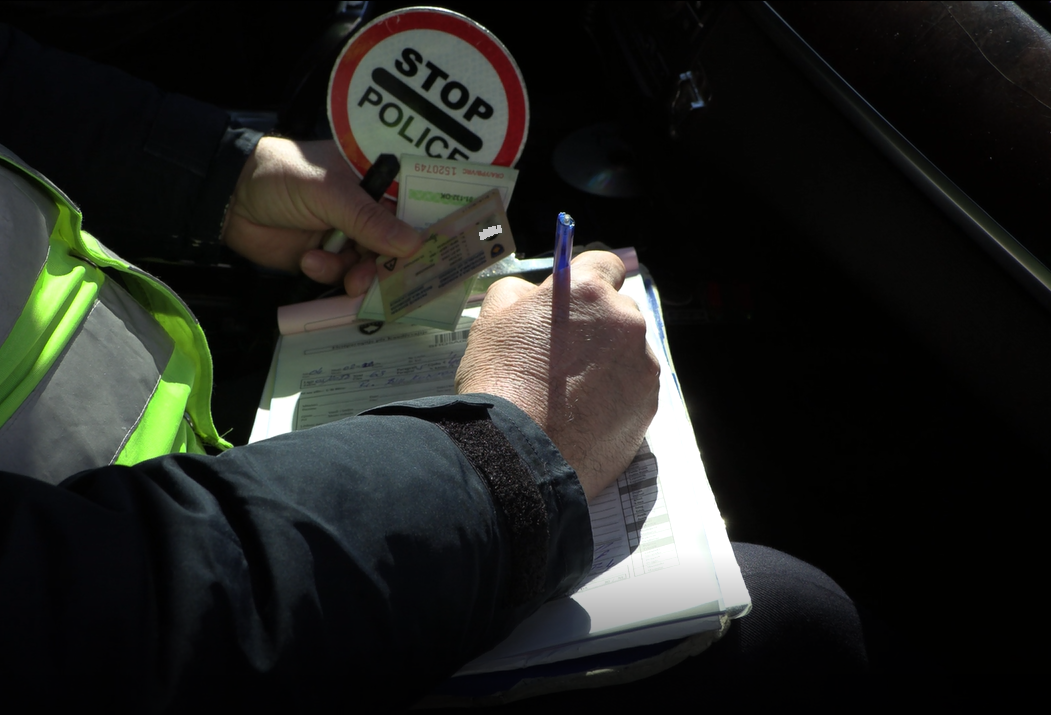 Si funksionon mashtrimi me mesazhe gjobash trafiku nga Policia e Kosovës?