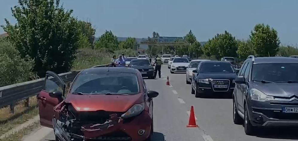 Si ndodhi aksidenti në autostradën Fier-Lushnjë ku u plagos një person?