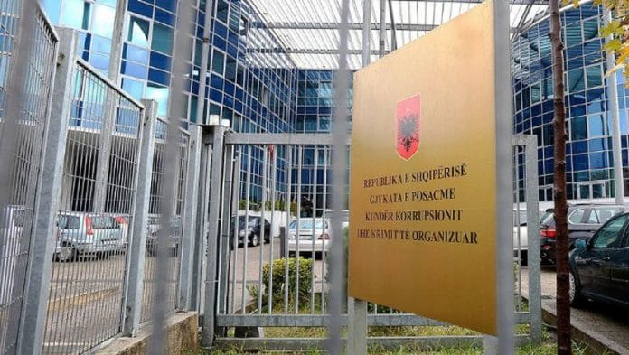 Kush janë katër të akuzuarit që SPAK dërgoi për gjykim për grup kriminal?
