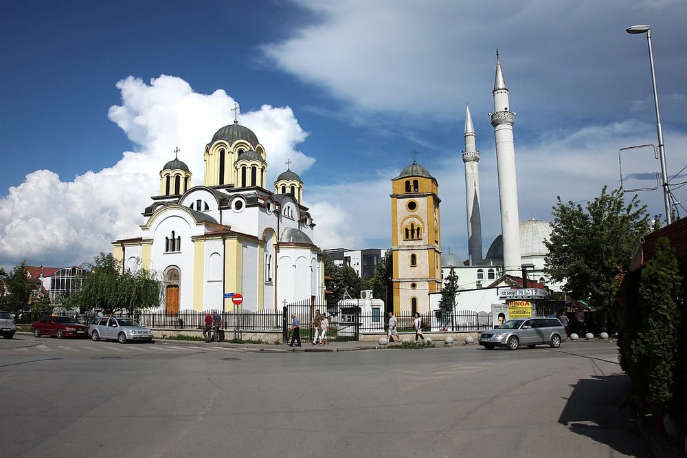 Kush u arrestua në Ferizaj për sulmin ndaj ish-bashkëshortes dhe viktimës?