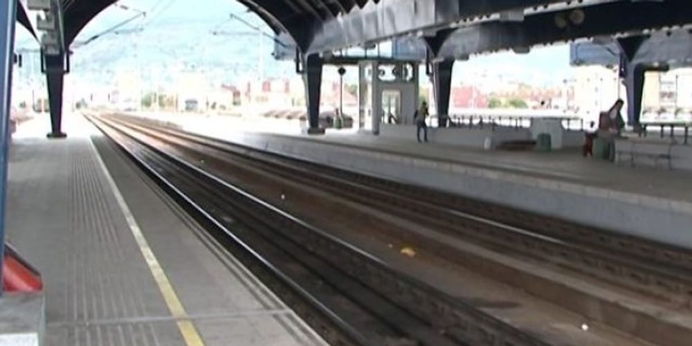 Kur nis treni i qytetit Shkup-Zelenikovë?