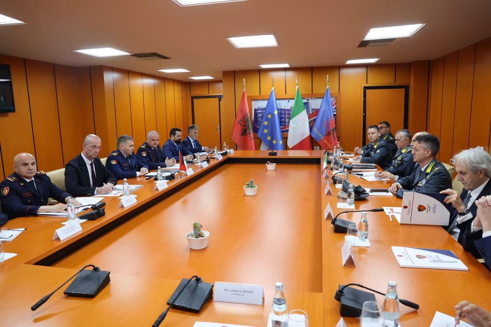 Si funksionon fushata ajrore 2026 kundër drogës e policisë me Guardia di Finanza?