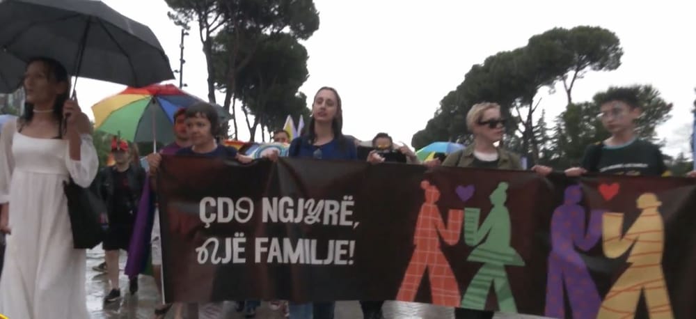 Pse KMSH kundërshton terapinë hormonale për të miturit?