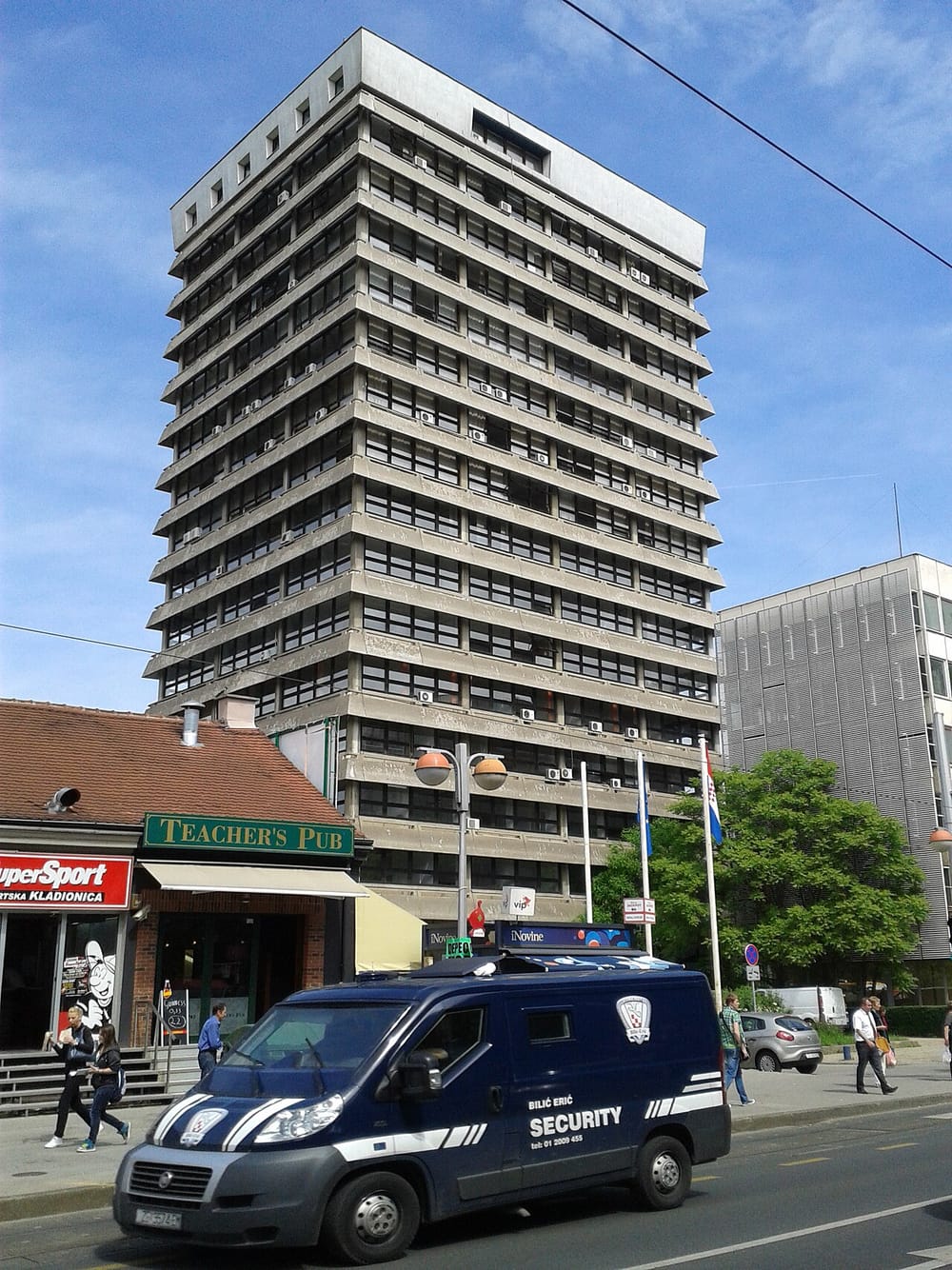 Pse 22 nga 31 premtimet qeveritare për rininë mbeten në letër?