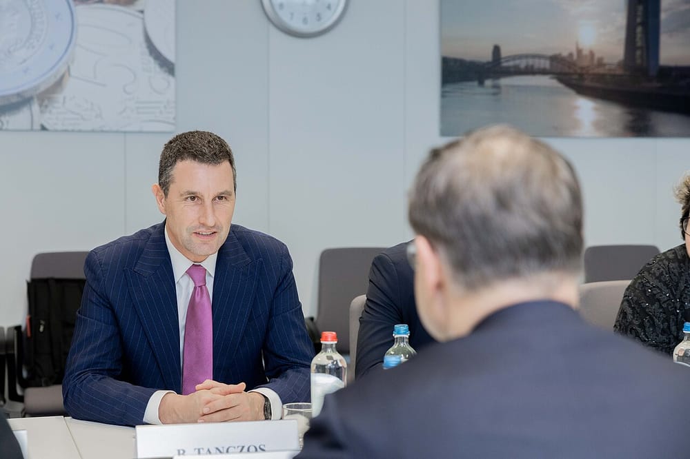 Cilat janë sektorët me rrezikun më të lartë të korrupsionit në Shqipëri sipas Komisionit Europian?