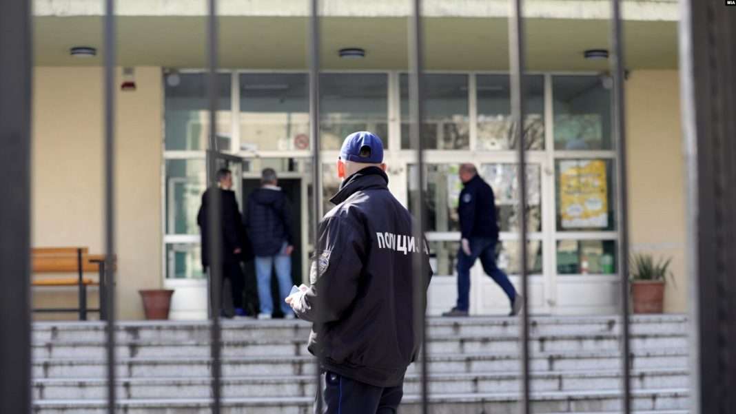 Si ndodhi sulmi fizik ndaj 17-vjeçarit në oborrin e shkollës në Tetovë?