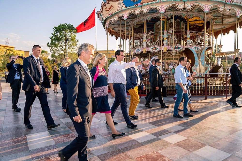 Pse gjyqtari Balliu shtyri deri më 3 korrik seancën Veliaj-Dado?