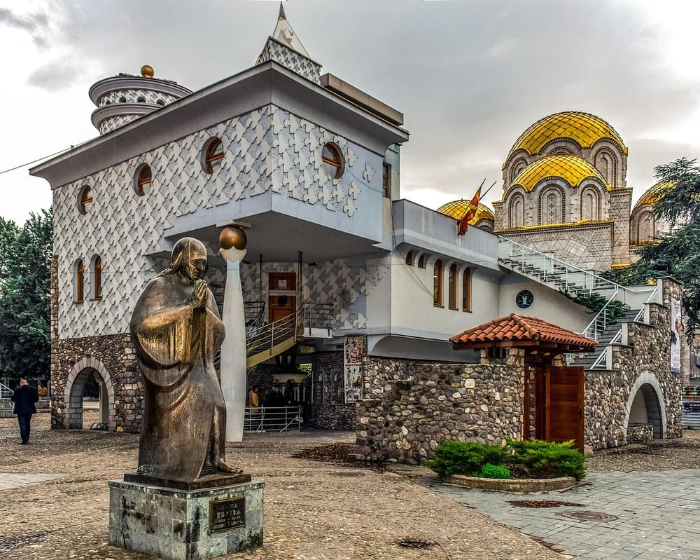 Si u kap mjeku i 'Nënë Terezës' me 199 ampula botoksi të kontrabandë?