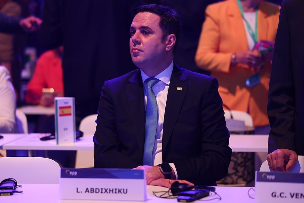 Pse refuzoi Abdixhiku të dorëheqet nga kryesia e LDK-së?