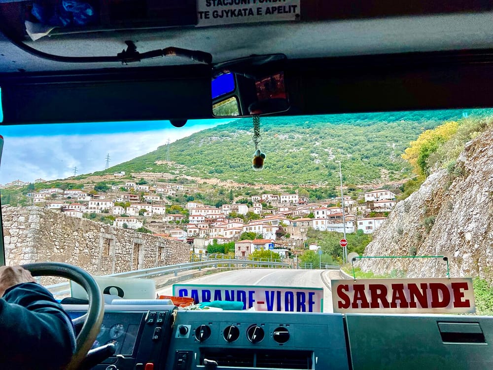 Çfarë fshehin shtigjet e vjetra nga Dhërmiu në Vuno?