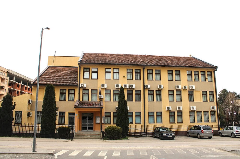 Vdesin tragjikisht babë e bir në Deçan