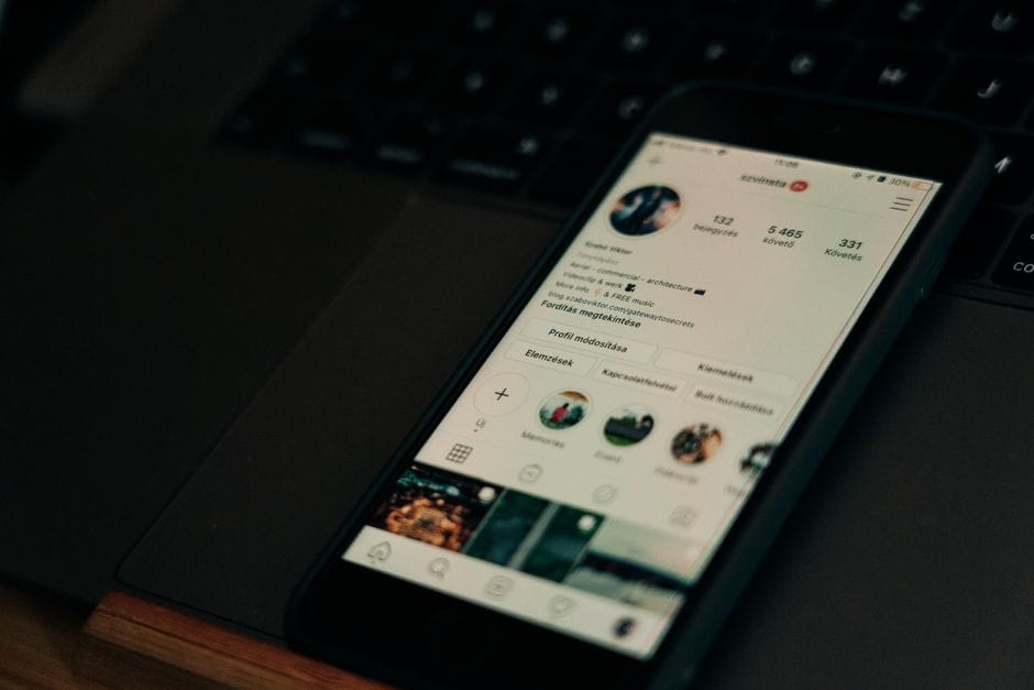 Çfarë ndodhi me 32-vjeçaren në Ferizaj që kërcënoi zyrtarin në Instagram?