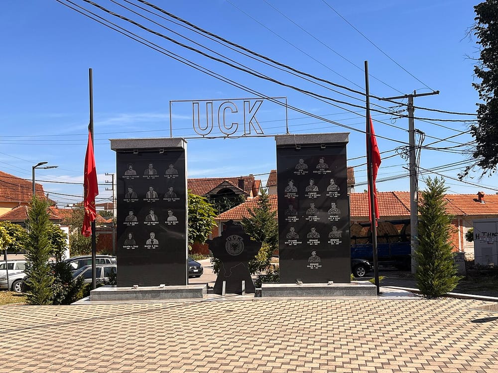 Përmendore e UÇK-së
