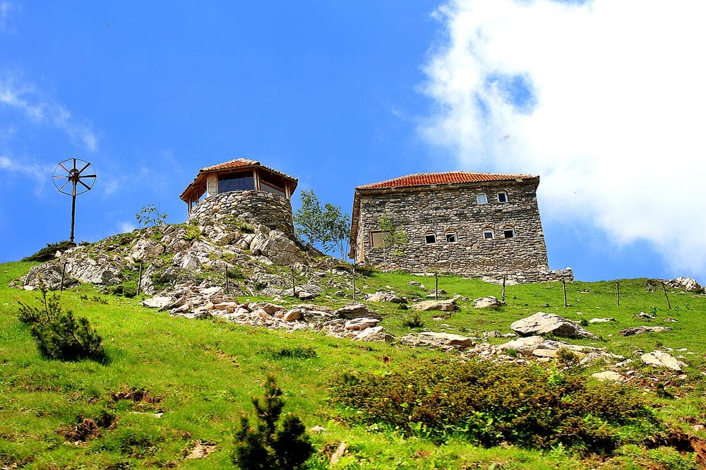 Shpërthim në Strellc të Deçanit, arrestohet një person