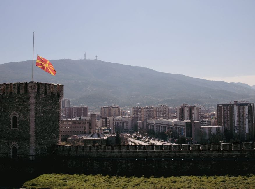 Pse po takohet Hristijan Mickoski me krerët e VLEN-it?
