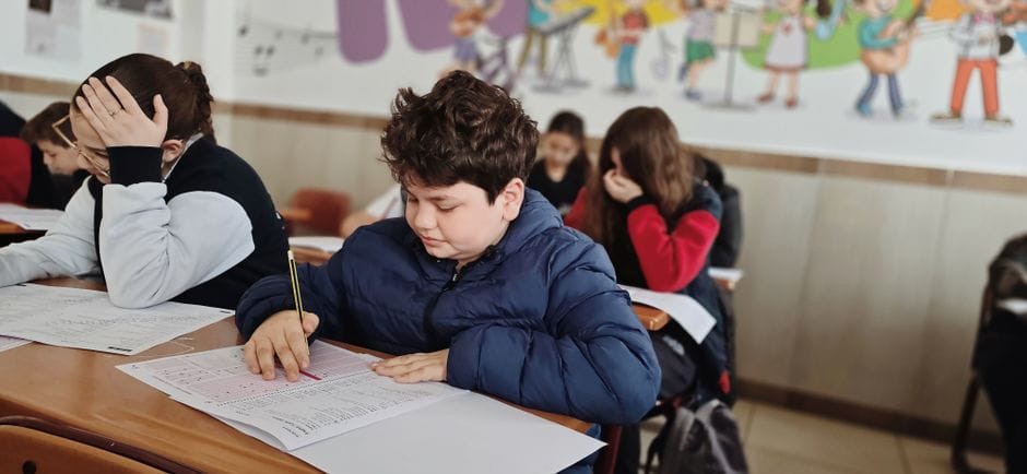 Si rrodhën sërish online pyetjet e testit të maturës në Kosovë?