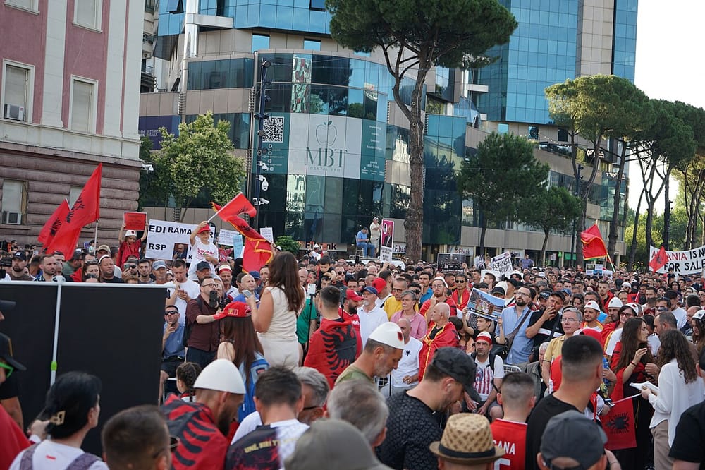 Çfarë kërkojnë protestuesit në ditën e 30-të në Tiranë?