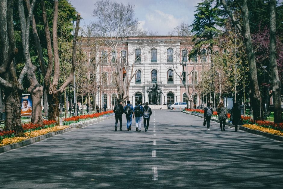 Si po forcohen lidhjet akademike mes Tiranës dhe Universitetit "Nënë Tereza" në Shkup?