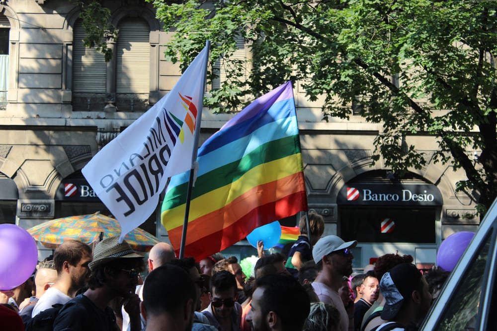 Çfarë ndodhi me balerinën Francesca Nuredini dhe këngëtarën Elodie në Milan Pride?