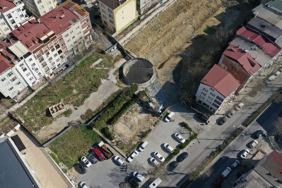 Valona Konstruksion fiton tenderin 512 milionë lekë për parkim nëntokësor në Vlorë