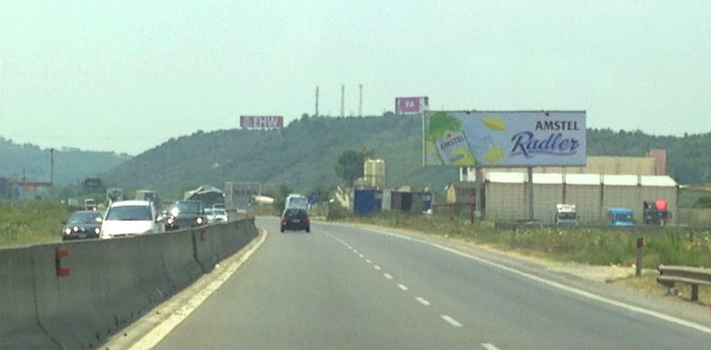 Pse trafiku po e kthen sezonin veror në makth për turistët dhe shqiptarët?