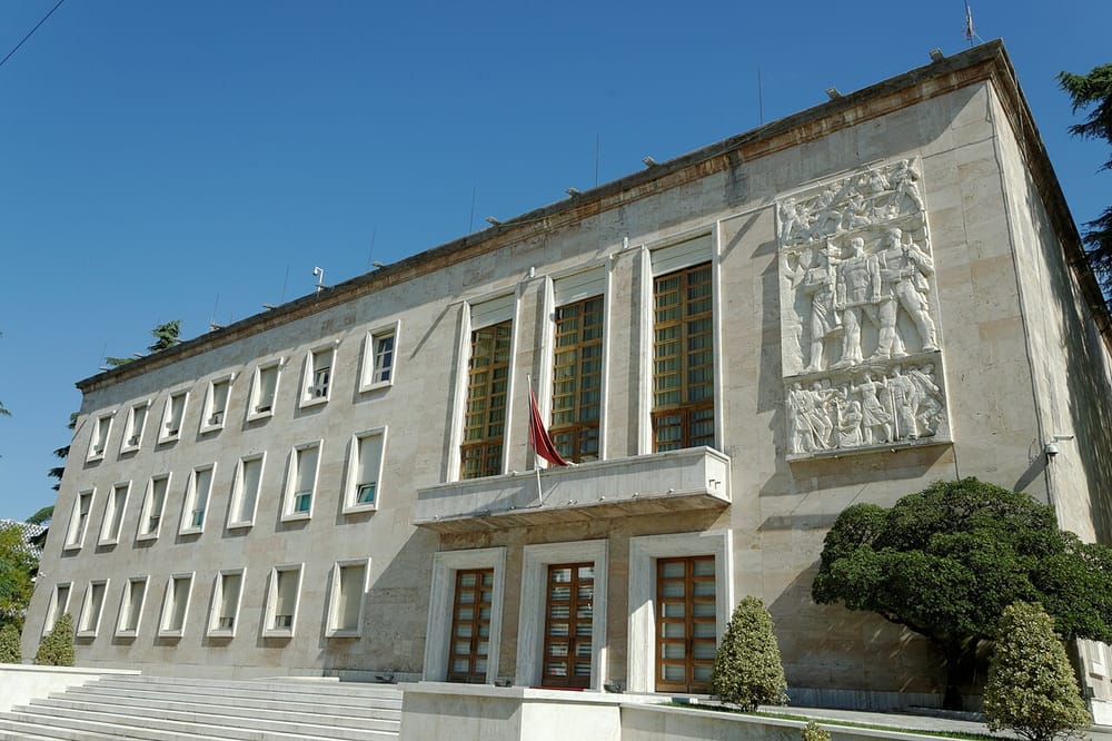 Pse protestuesit kërkojnë dorëheqjen e Edi Ramës?