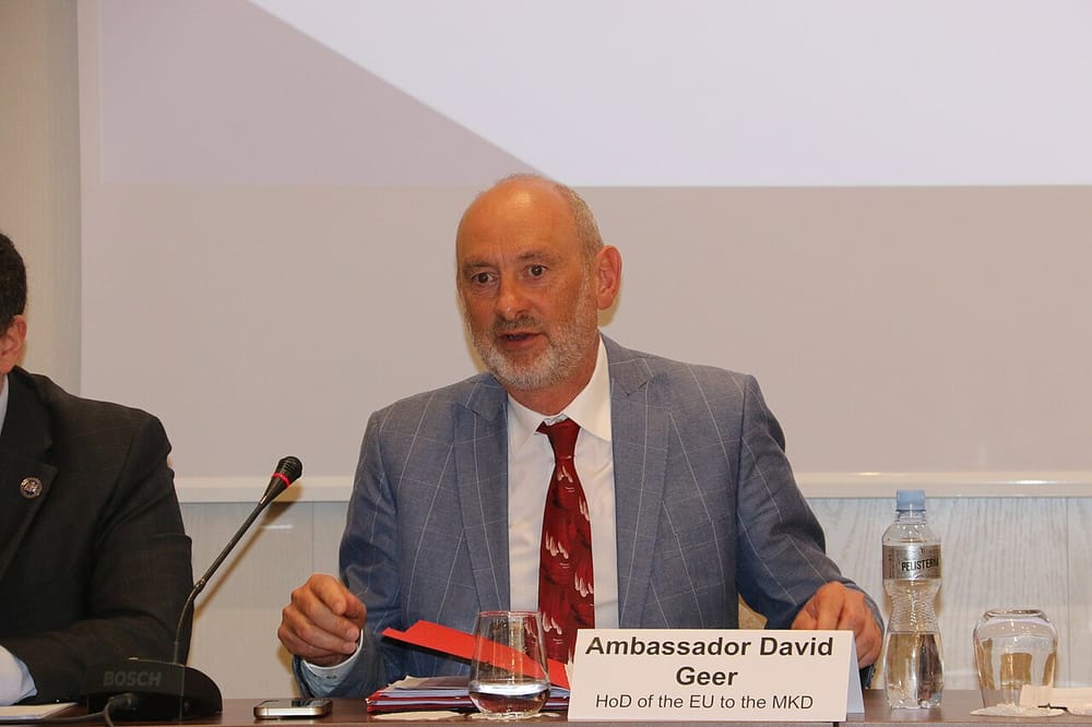 Çfarë thotë ambasadori Rokas për protestat në Tetovë?