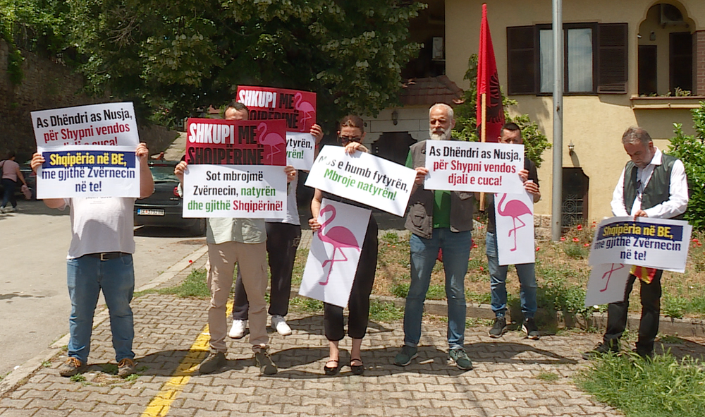 Pse protestohet në Shkup kundër projektit në Zvërnec?