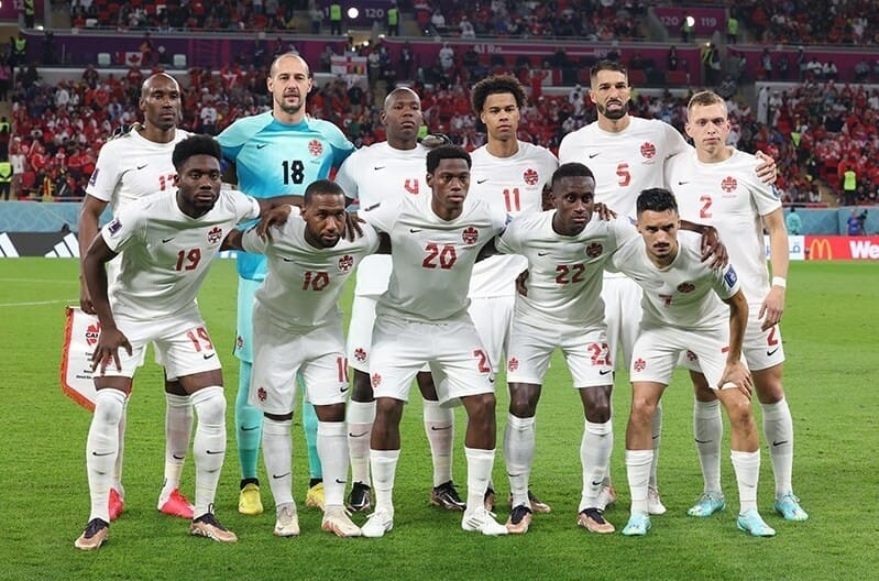 Zvicra mposht Kanadanë 2:1, përfundon e parë në grupin B