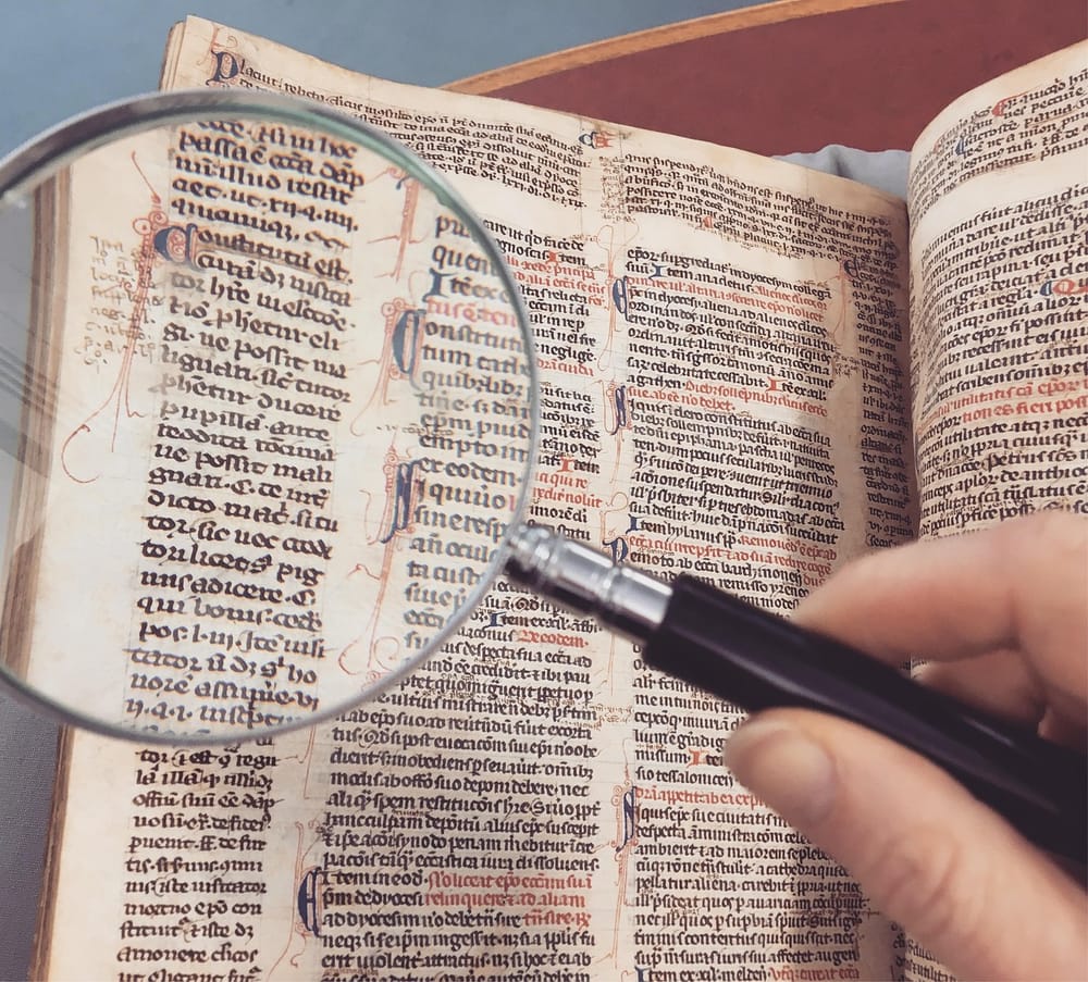 Miti "shqipja është gjuhë e re": ngatërresa mes moshës dhe dëshmisë