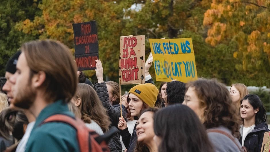 Pse Dullovi akuzon Kurtin se rreshtohet kundër studentëve shqiptarë në Maqedoni?