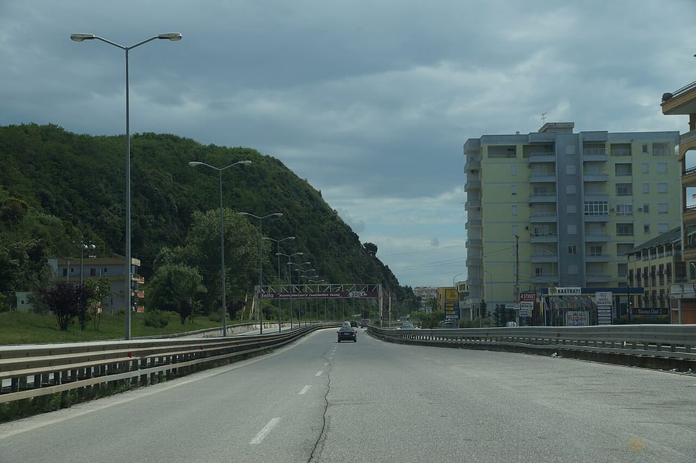 Si funksionon shërbimi mjekësor veror në Shkëmbin e Kavajës?