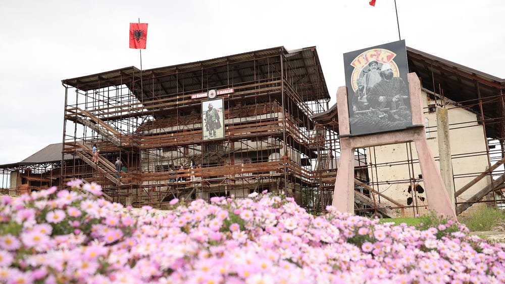 Kompleksi Memorial “Adem Jashari”, Prekaz