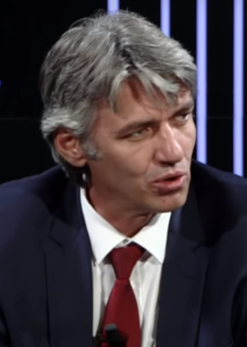 Sela kërcënon: Kush e përkrah ligjin pa kuota etnike do të gjykohet