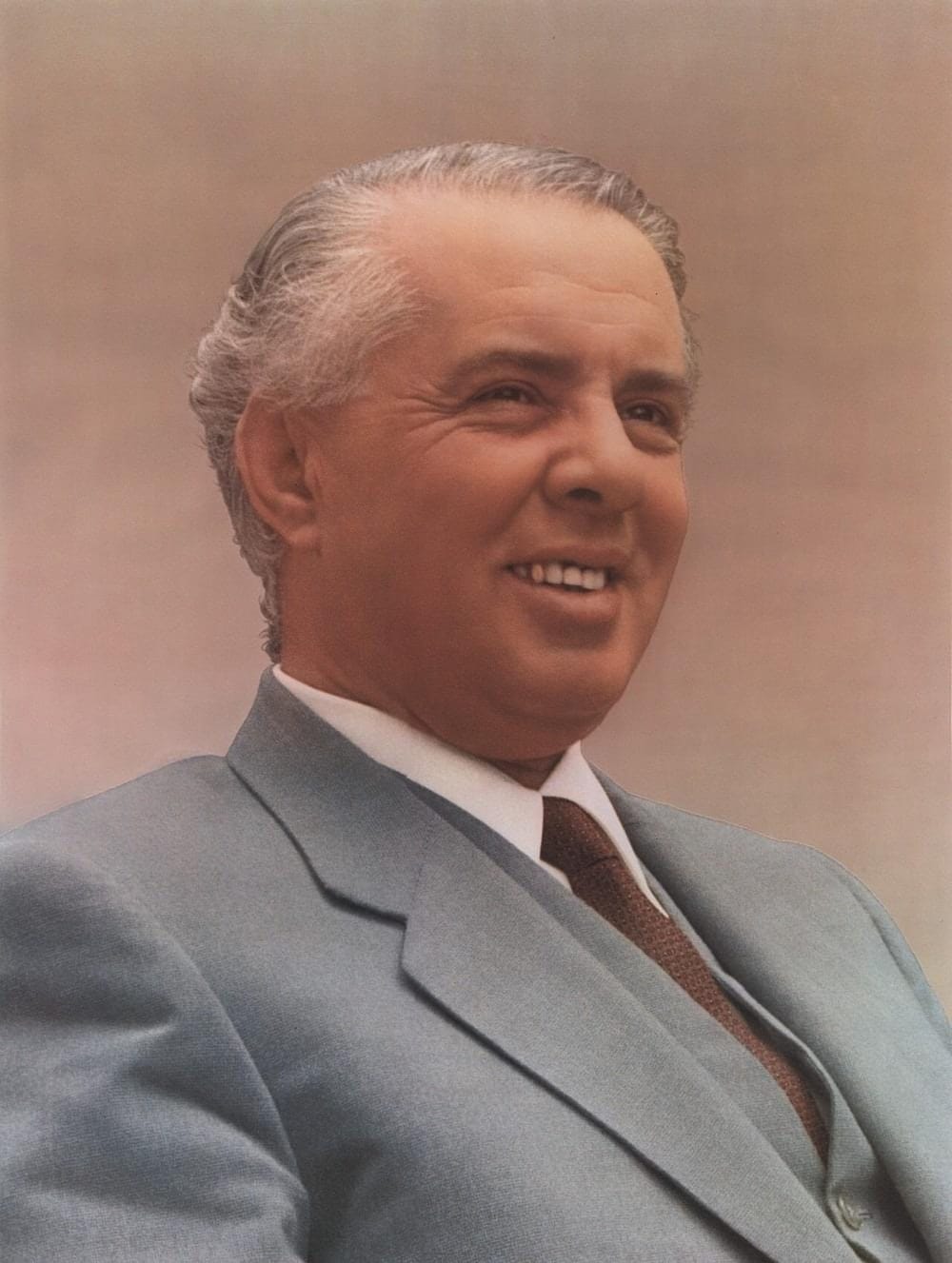 Pse e autorizoi Hoxha kontaktin me Strasuin në 1984?