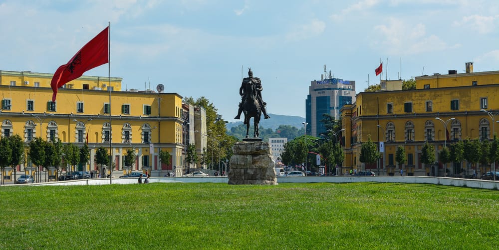 Protesta e Zvërnecit arrin ditën e 16-të me thirrje për dorëheqjen e Ramës