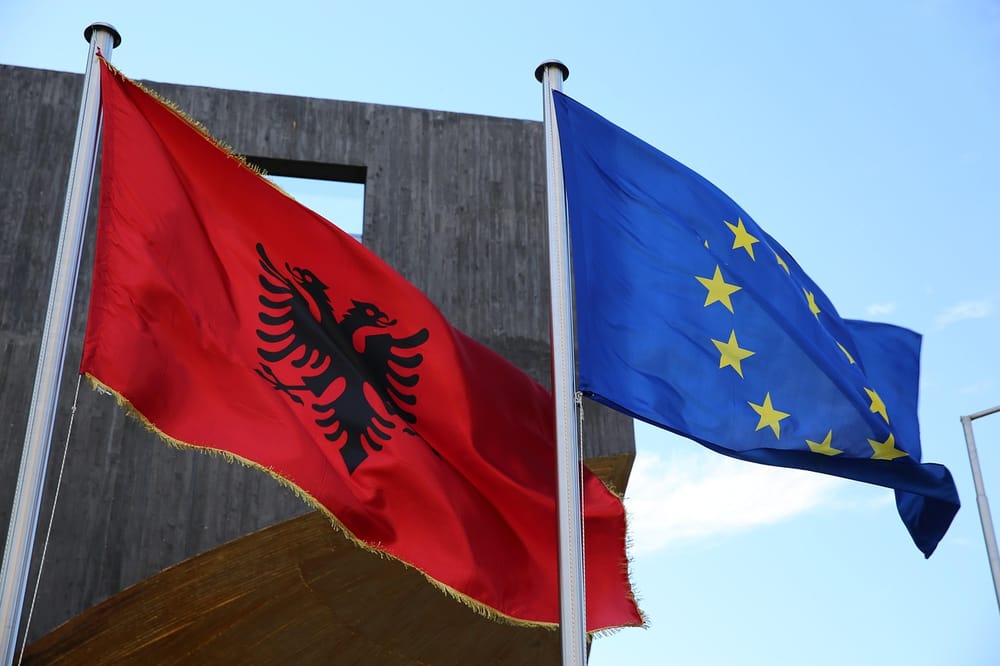 Çfarë premtoi raporteri i PPE-së për negociatat e Shqipërisë në BE?