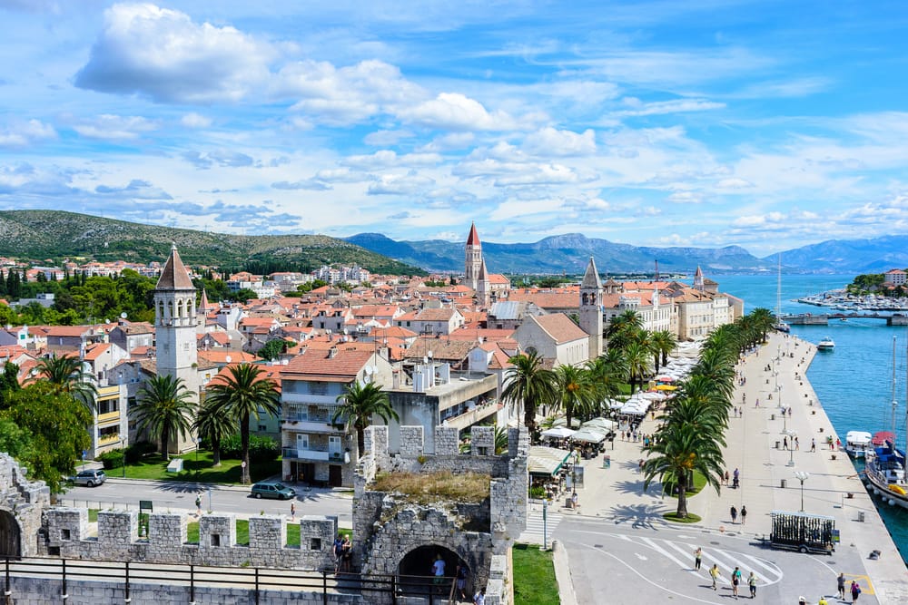 Gjashtë funksionarë në Elbasan nën masë sigurie për abuzim me ndihmën ekonomike