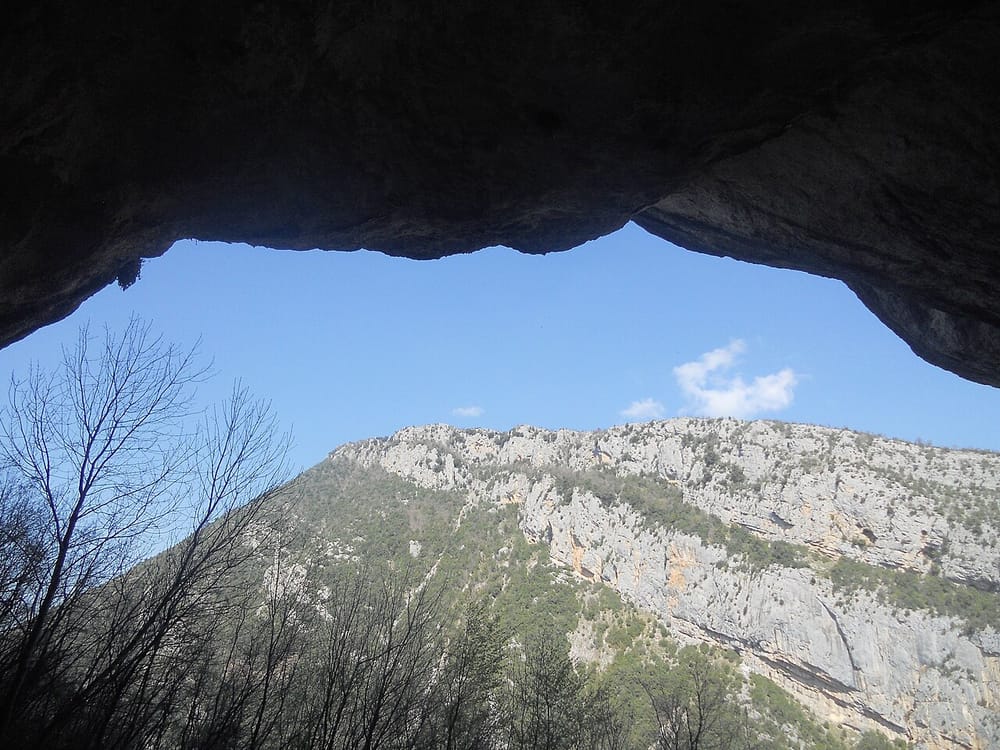 Si u shpëtuan dy turiste holandeze në Shpellën e Pëllumbasit?