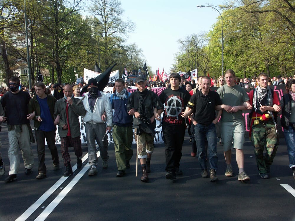 Pse procedoi policia 85 protestues pa i marrë në pyetje?