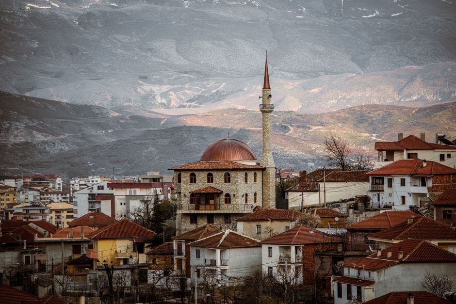 Si është gjendja e policit të plagosur në operacionin e Maliqit?