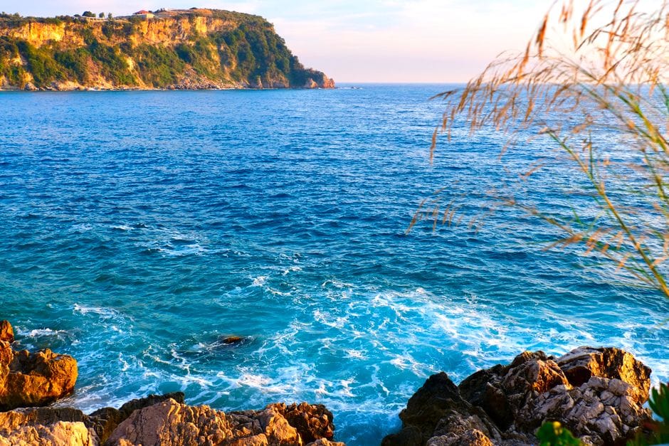 Çfarë e bën Shqipërinë 'destinacionin e fshehur' të Evropës sipas The Sun?